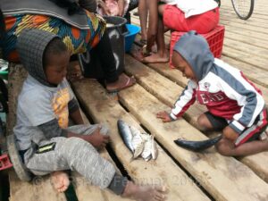 Kinder am Steg in St. Maria