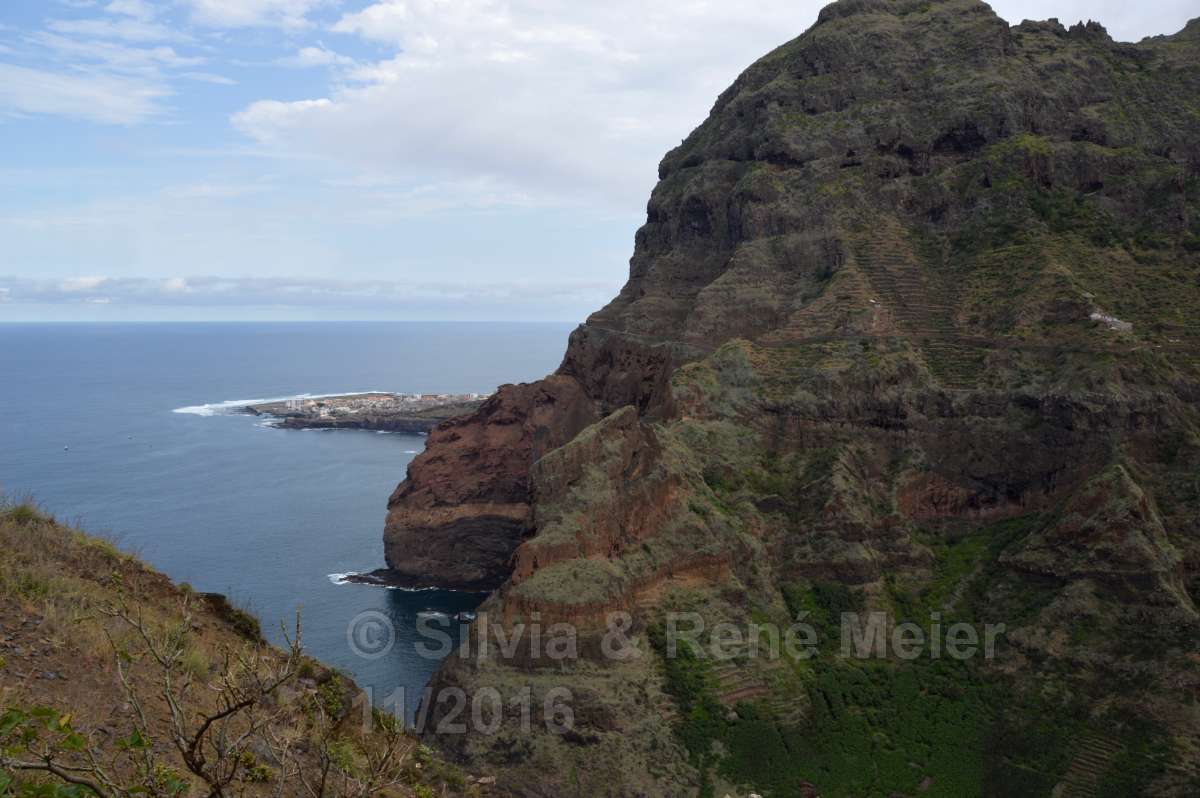 Pont do Sol, Der Endpunkt der Wanderung ist schon in der Ferne zu sehen