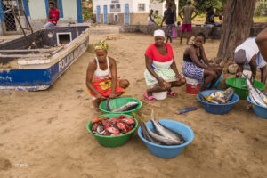 Tarrafal-Fischverkaeuferinnen.jpg
