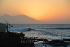 An klaren Tagen ist von Tarrafal die Insel Fogo mit dem Pico zu sehen