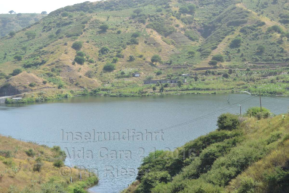 Stausee in der Ribeira Secca (Poilao)