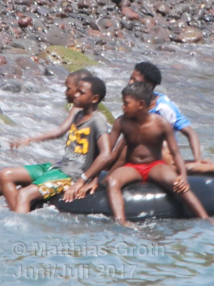 Badende Kinder Cidade Velha