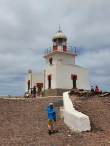 Am Morro Negro-Leuchtturm auf Boa Vista