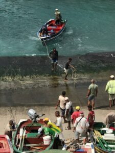 Fischer legen in Ponta do Sol an