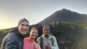 Sandra und Marcus auf dem Weg zum Pico de Fogo